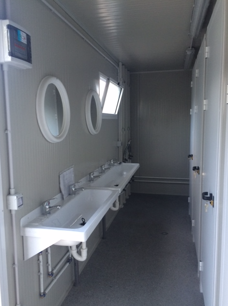 CONTENITORE CON DOCCE (DIM. 6,00 X 2,40 M)